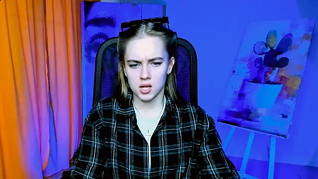 JuneWoods online show from March 25, 7:22 am