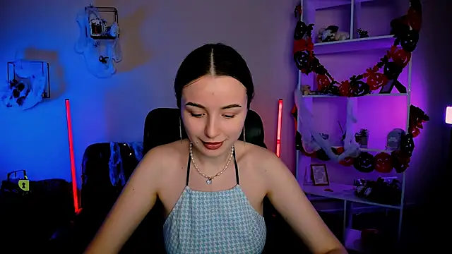 leslie bird online show from October 24, 8:54 am