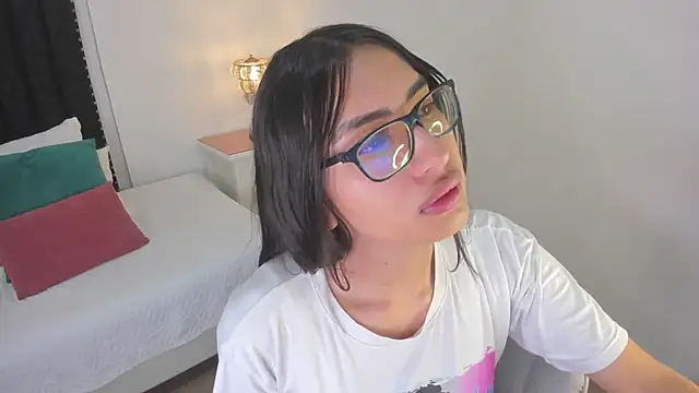 Snapshot of cherrylady_02 chatting on October 19, 1:02 pm cherrylady 02 online show from October 19, 1:02 pm