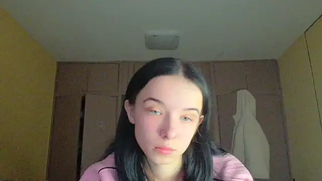 Emilia Light online show from December 3, 8:49 am