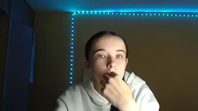 Emilia Light online show from October 22, 7:57 am