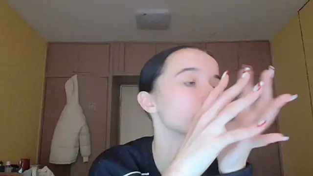 Emilia Light online show from November 5, 8:30 am