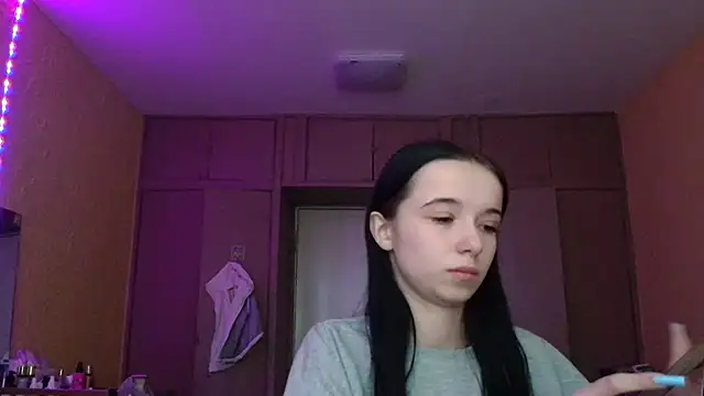 Emilia Light online show from April 8, 6:48 am