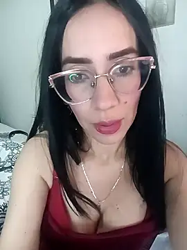 YaraDuartee online show from March 5, 1:45 am