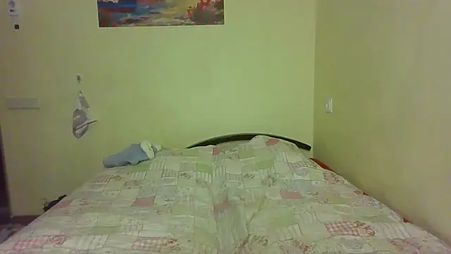 QueenMomyS online show from March 18, 8:36 pm