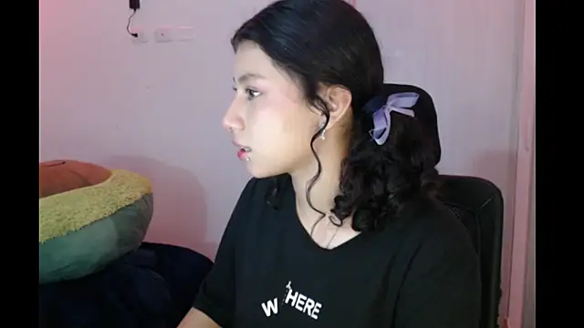 Ivonnybonn online show from November 14, 7:19 am