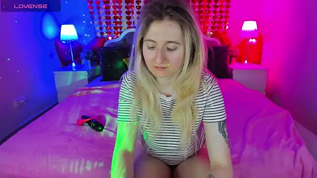 CamillaDreamer online show from March 1, 11:15 pm