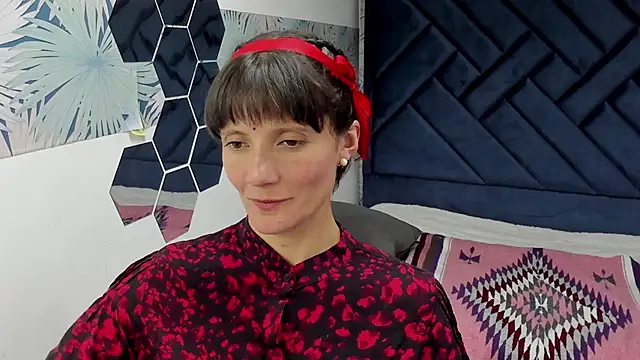 Valery More   online show from November 14, 5:13 pm