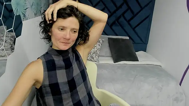 Valery More   online show from October 22, 1:05 pm