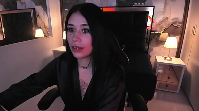 SusanVilla online show from June 1, 7:37 pm