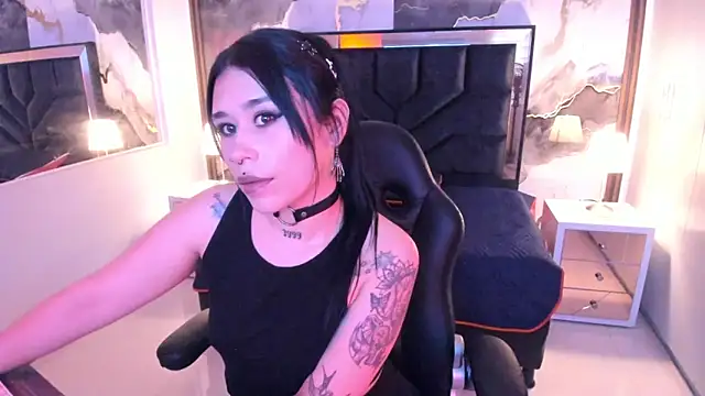 SusanVilla online show from March 16, 7:29 pm