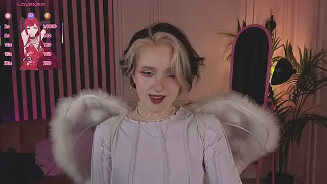 luna son online show from December 16, 9:42 pm