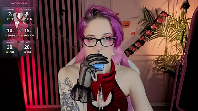 luna son online show from October 28, 2:01 pm