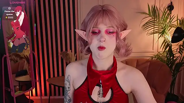 luna son online show from December 3, 6:16 am