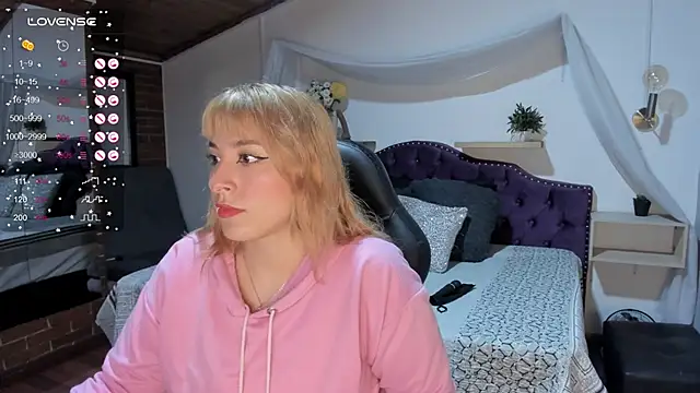 Snapshot of sophialyh_1 chatting on September 30, 1:06 pm sophialyh 1 online show from September 30, 1:06 pm