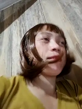 Tuyet xx online show from October 31, 2:21 pm