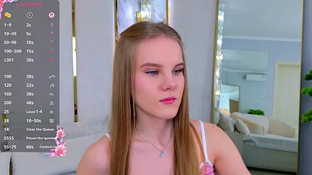 Lili Lohan online show from November 16, 5:24 pm