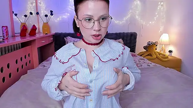 Me-Dea online show from March 6, 7:36 am