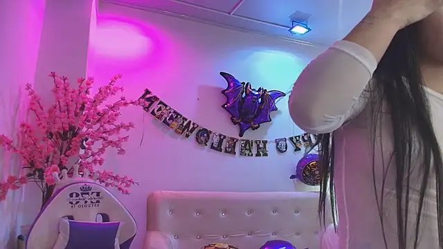 Gabriela milani online show from October 27, 11:28 am