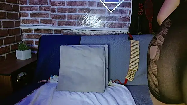 scarlet queen   online show from February 2, 11:37 pm