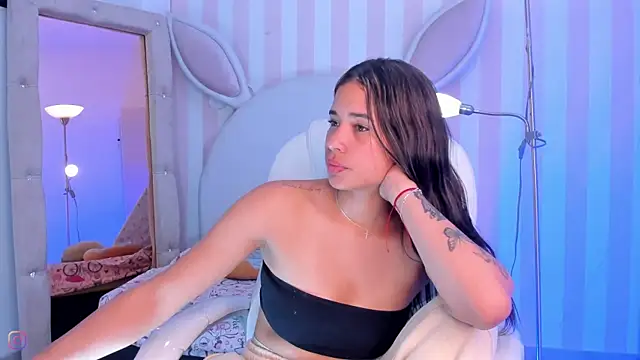 Snapshot of Camila_Smith_23 chatting on October 11, 4:42 pm Camila Smith 23 online show from October 11, 4:42 pm