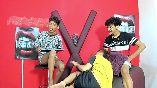 VERY HOT GUYS online show from April 5, 7:35 pm