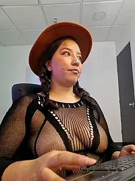 annyaparis online show from October 16, 2:41 pm