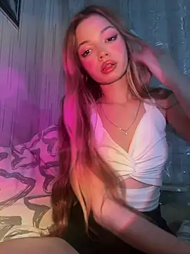  Siennaaa  online show from March 27, 8:20 pm