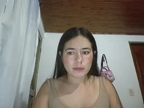 Snapshot of GabbyConner chatting on October 2, 3:00 am GabbyConner online show from October 2, 3:00 am