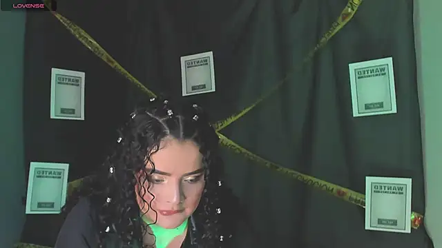 KylieJenkins online show from October 31, 1:04 pm