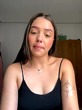 Snapshot of luiza_barcelos chatting on October 14, 1:25 pm luiza barcelos online show from October 14, 1:25 pm
