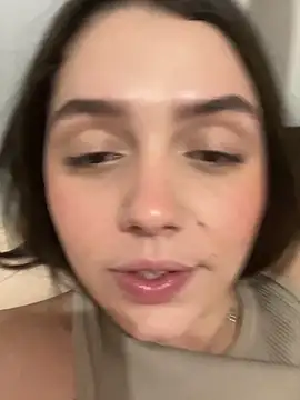 Snapshot of luiza_barcelos chatting on October 17, 8:56 pm luiza barcelos online show from October 17, 8:56 pm
