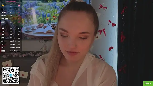 JulieLupo online show from March 19, 6:51 am