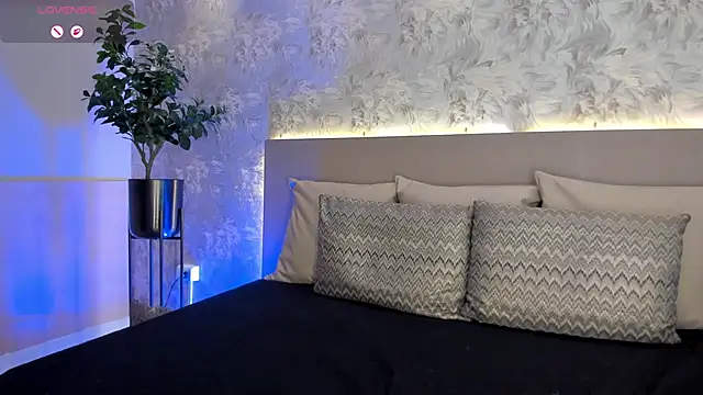 saraycollins online show from March 30, 12:16 pm