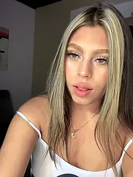 Snapshot of ZoeMillerPink_ chatting on October 10, 3:55 am ZoeMillerPink online show from October 10, 3:55 am