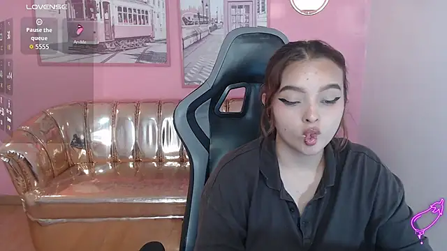 mia foster t online show from January 6, 5:49 pm