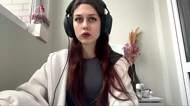 Nayra flash online show from October 15, 1:14 pm