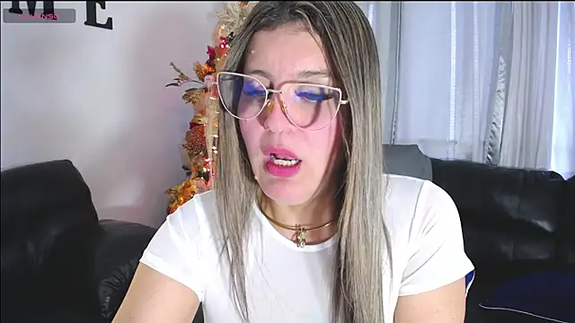 sweet christtydiaz online show from December 16, 10:37 pm