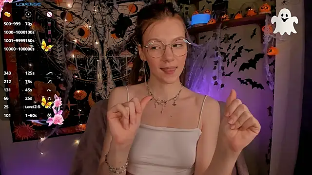 lyra thenymph online show from November 4, 12:04 am