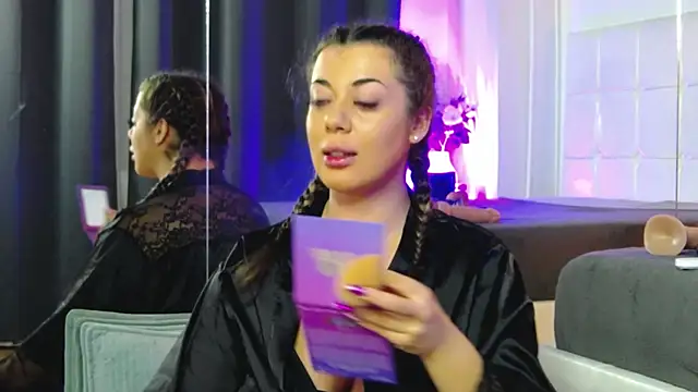 BellaDavey online show from October 8, 8:13 pm