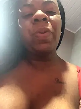 Priihmedeiros online show from October 10, 2:22 pm