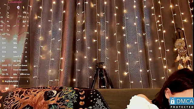 Kelly foox online show from March 28, 11:43 am