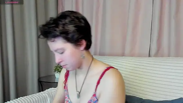 Sara Frayer online show from December 3, 1:52 am