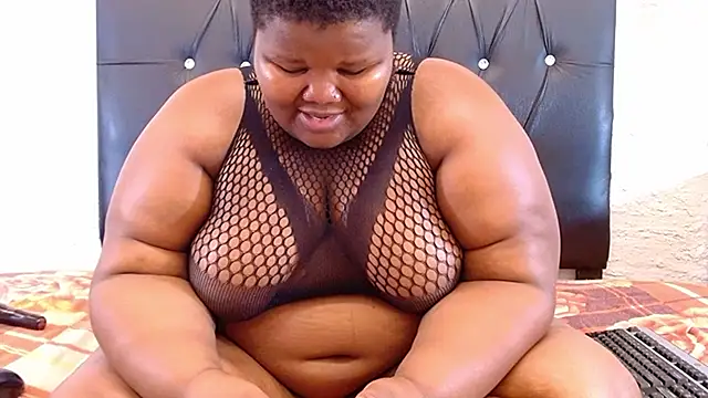 LadyBear2002 online show from April 2, 7:55 pm