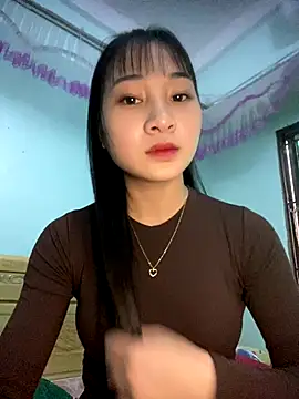 banlinh004 online show from November 5, 6:40 am