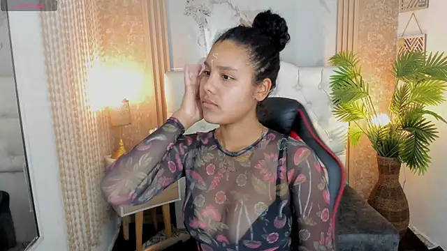 AriaVega online show from April 7, 1:02 pm