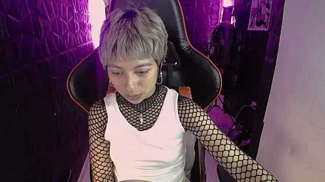 lunarichy22 online show from February 25, 9:35 pm