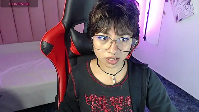 lunarichy22 online show from May 28, 8:40 pm
