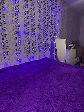 Kisa-Lisa  online show from November 28, 1:25 pm