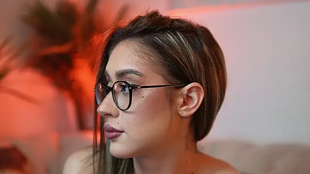 AileenKiss online show from April 3, 8:40 pm